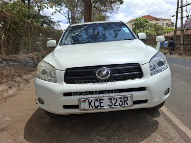 Toyota RAV4 2008 Nyeupe - 1