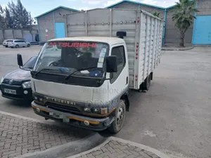Lori la Isuzu 4D32 Diesel