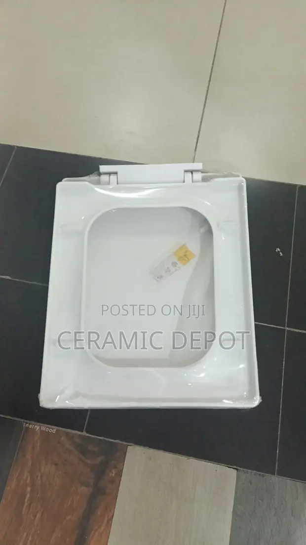 Roca Meridian WC Seat and Cover with Soft Closing - 1