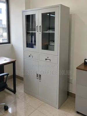 Boss Office Products Kabati la Hifadhi Linalofungwa kwa Milango ya Kioo