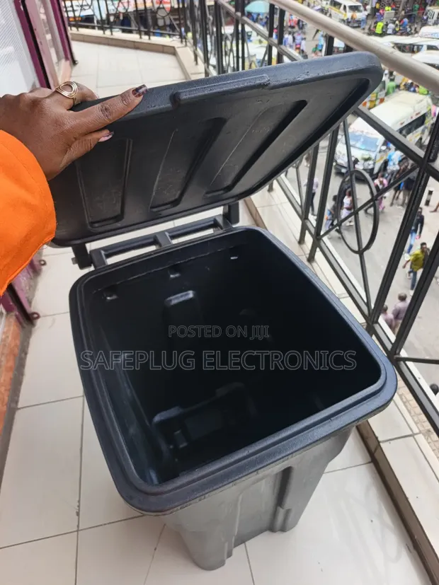 120L Heavy Duty Garbage Bin with Wheels - 1