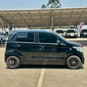 Honda N-WGN 660 2WD 2018 Nyeusi