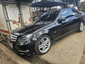 Mercedes-Benz C200 2014 Black