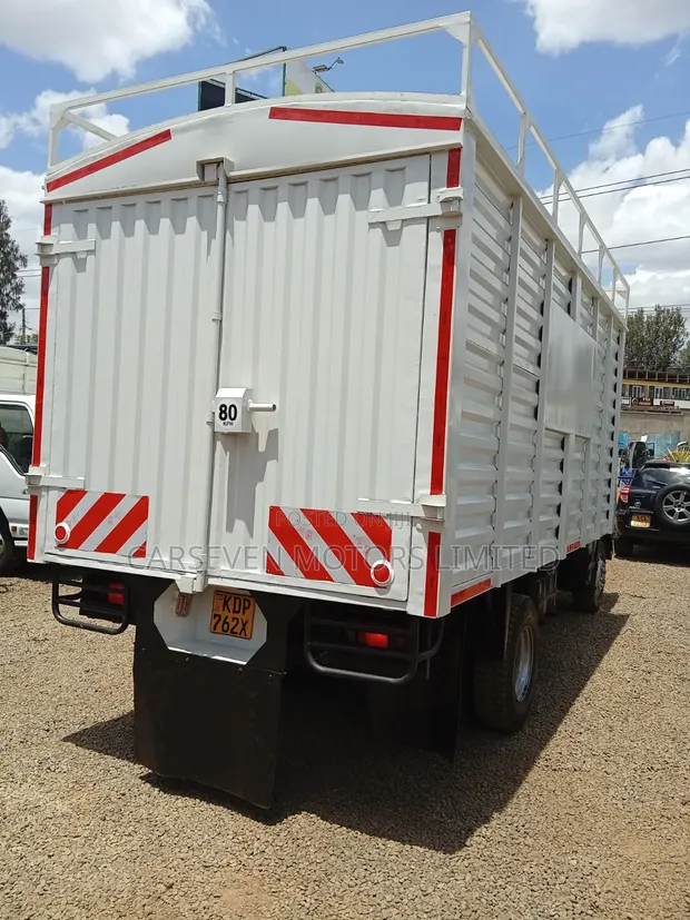 Isuzu NQR N-Series Enclosed Cargo Truck - 1
