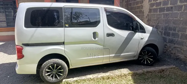 Nissan NP200 2016 Nyeupe - 1