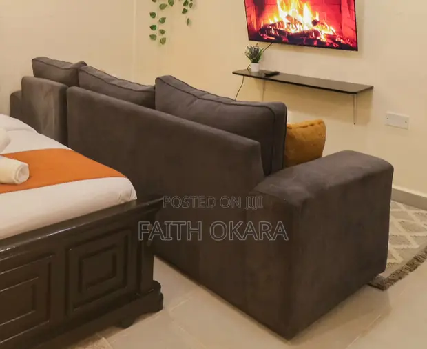 5-Seater L-Shaped Grey Sofa - 1