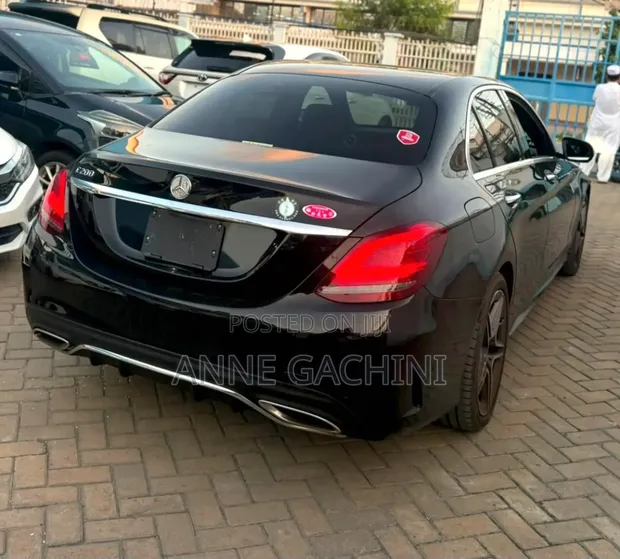 Mercedes-Benz C200 2019 Black - 1