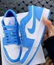 Nike SB Dunk Low Sneakers (Nyeusi na Nyeupe) - 2