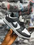 Nike SB Dunk Low Sneakers (Nyeusi na Nyeupe) - 4