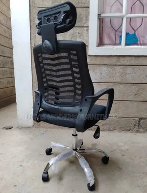 Height-Adjustable Mesh Office Chair with Headrest - Black