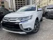 Mitsubishi Outlander LE FWD 2018 Nyeupe - 1
