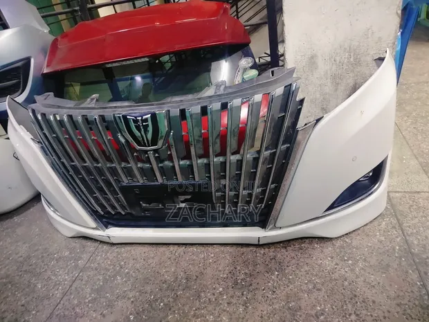 Toyota Esquire 2018 Bampa ya Mbele - 1