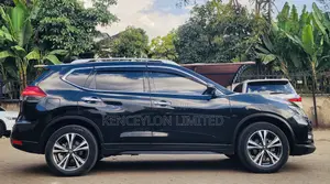 Nissan X-Trail 2.0 Petrol AWD 2018 Nyeusi
