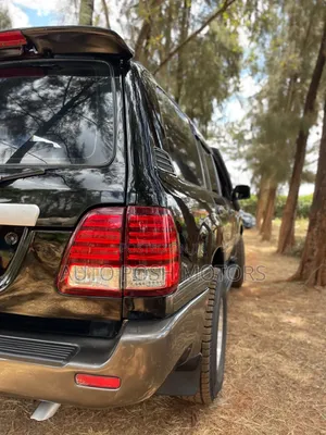 Toyota Land Cruiser Series 100 Mwaka 2005