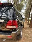 Toyota Land Cruiser Series 100 Mwaka 2005 - 1