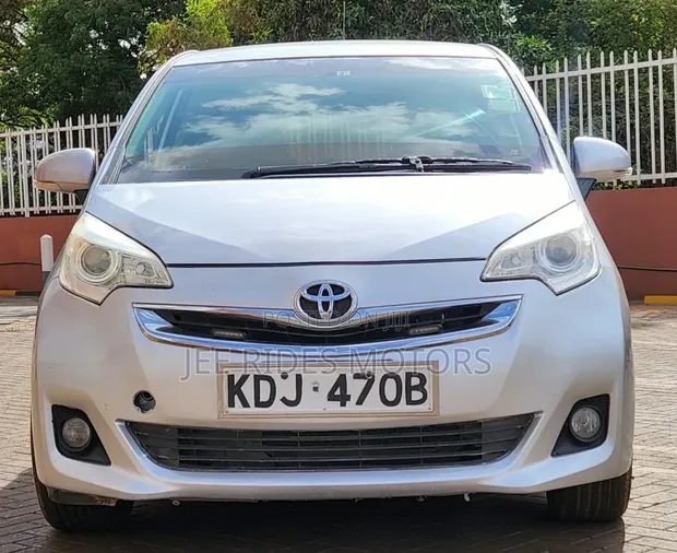 Toyota Ractis 2015 Gray - 1