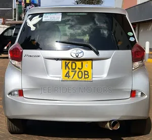 Toyota Ractis 2015 Gray