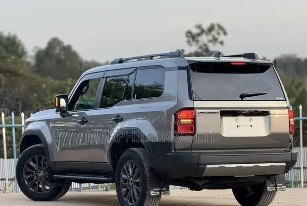 2024 Toyota Land Cruiser Gold - 1