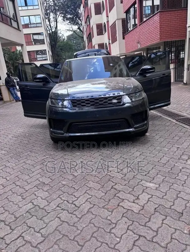 2022 Range Rover Sport SE - 1