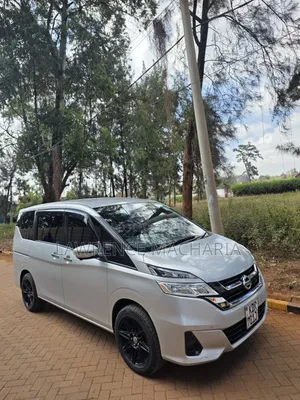 Nissan Serena 2017 Nyeupe