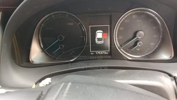 Toyota Harrier 2.5 Hybrid 4WD 2014 Silver - 1