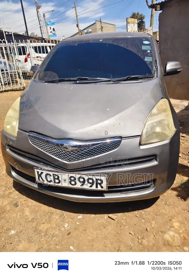 Toyota Ractis 1.5 FWD 2009 Gray - 1