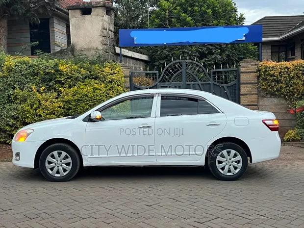 Toyota Premio 2012 Nyeupe - 1