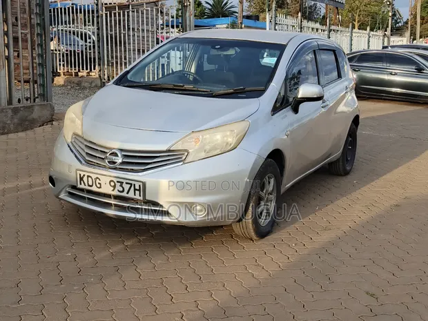 Nissan Note 2015 Nyeusi - 1