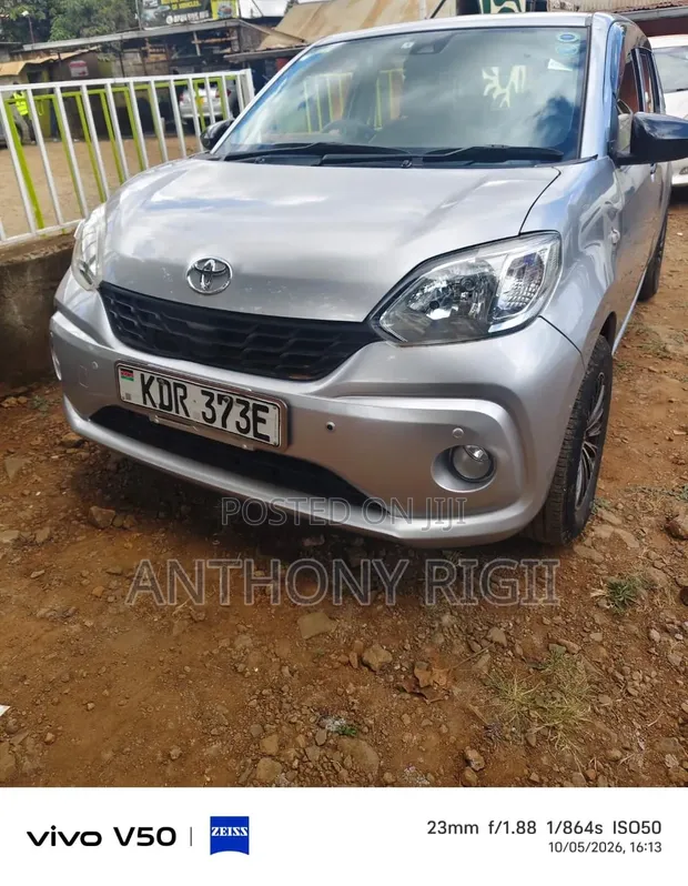 Toyota Passo 1.0 FWD Hatchback 2017 Silver - 1