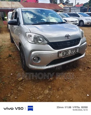 Toyota Passo 1.0 FWD Hatchback 2017 Silver
