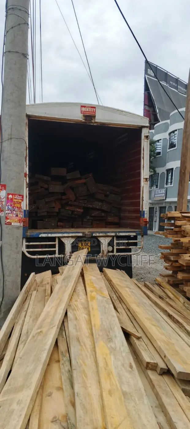 Solid Lumber Loading/Offloading Service - 1