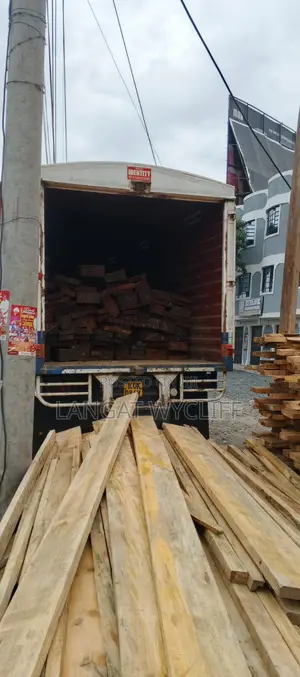 Solid Lumber Loading/Offloading Service