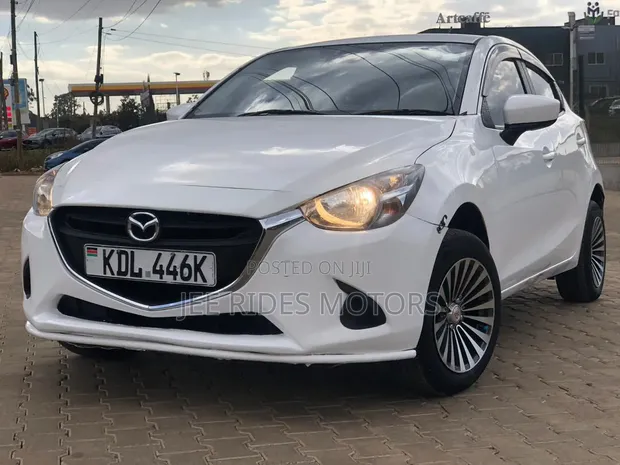Mazda Demio 2015 Skyactiv Nyeupe - 1