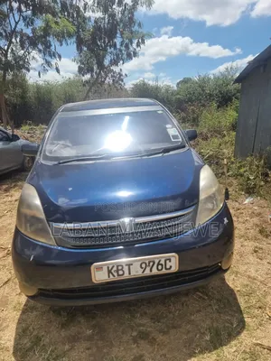 Toyota ISIS 2.0 G 4WD 2007 Minivan