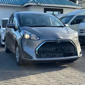 Toyota Sienta 1.5 FWD 2021 Gray Minivan