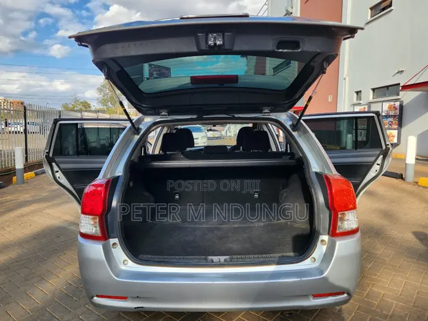 Toyota Corolla Fielder 2013 Silver - 1
