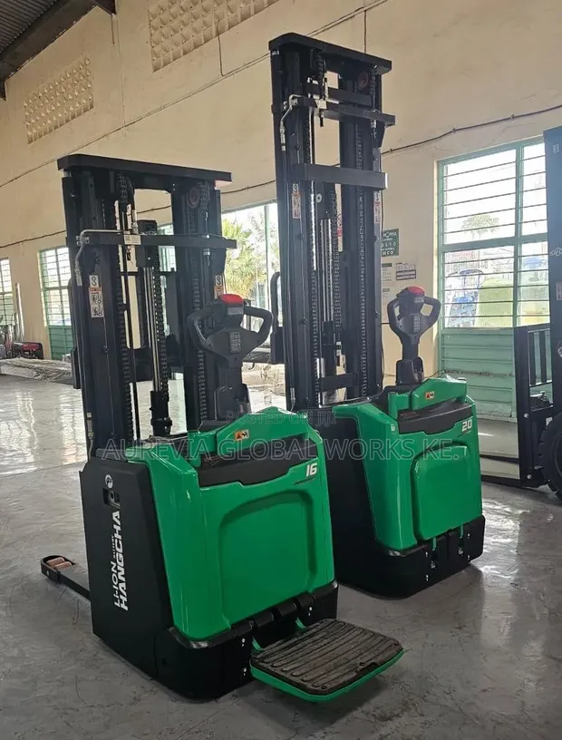 4.5m Electric Pallet Stacker (1.6 Ton) - 1
