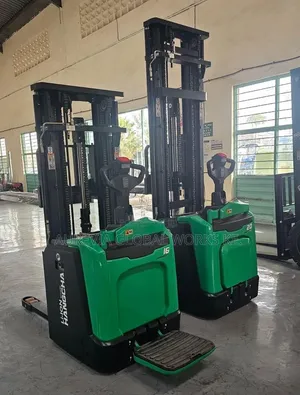4.5m Electric Pallet Stacker (1.6 Ton)