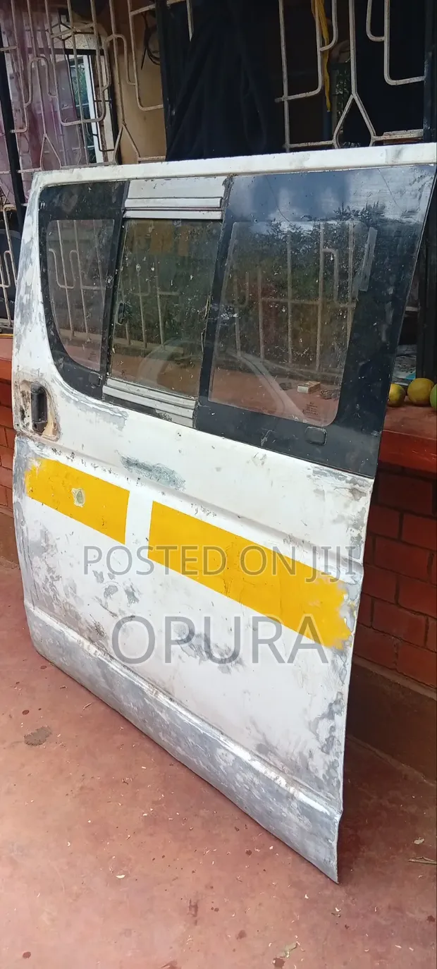 Toyota Hiace 7L Sliding Door - 1