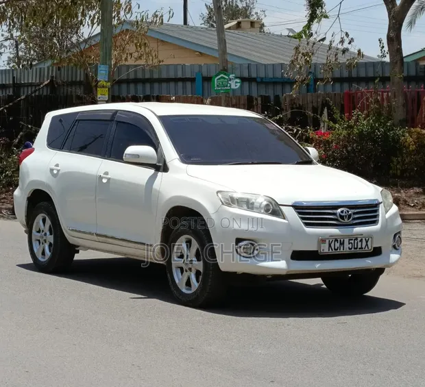 Toyota Vanguard 2010 White - 1