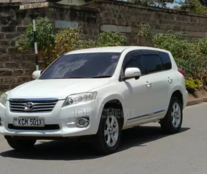 Toyota Vanguard 2010 White