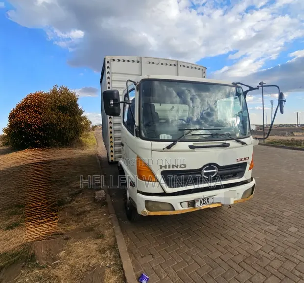 Hino 500 Food Truck - 2013 - 1