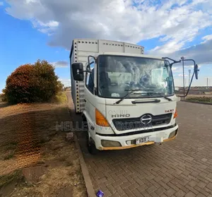 Hino 500 Food Truck - 2013