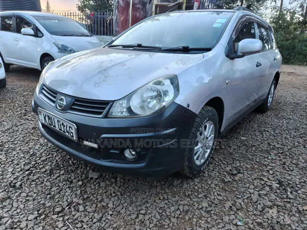Nissan Advan 2015 Silver - 1