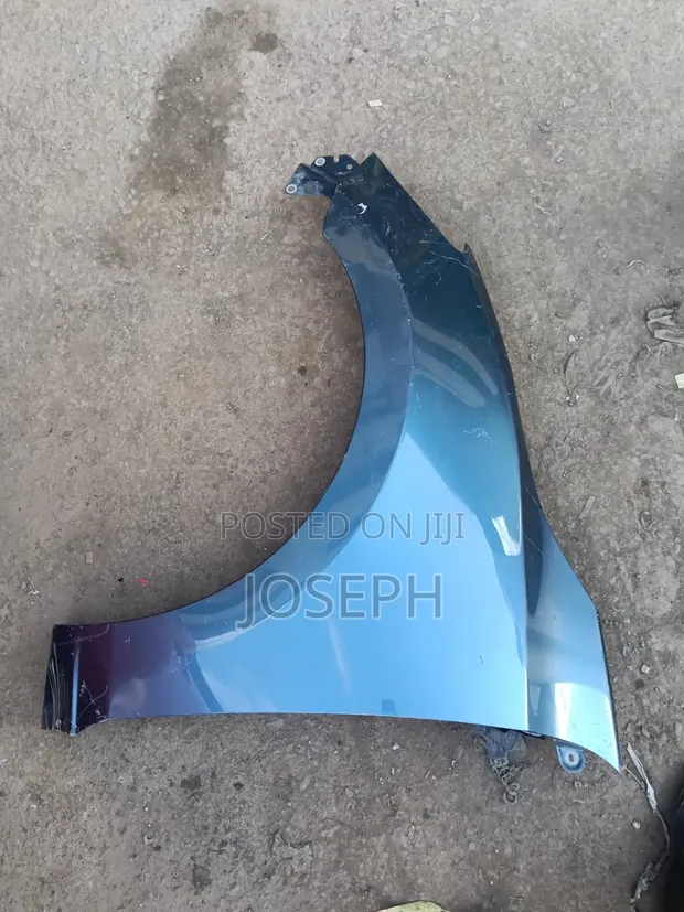Tega/Fenda ya Mazda Demio 2018 - 1