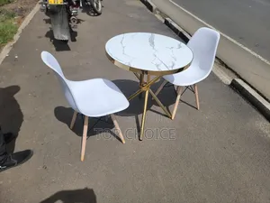Set ya Jedwali la Kula la Mviringo na Viti 2 vya Nje