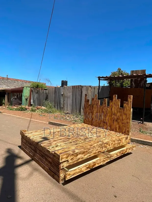 Pallet Bed 5x6 Detachable - 1