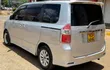 Toyota Noah 2008 Nyeupe - 2