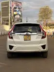 Honda Fit Hybrid 2017 White - 3