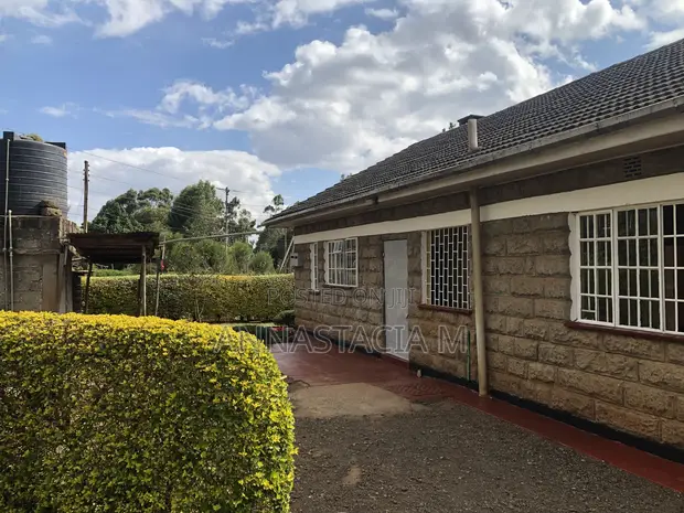 3 Bedroom House for Rent in Rironi, Zambezi/Sigona - 1